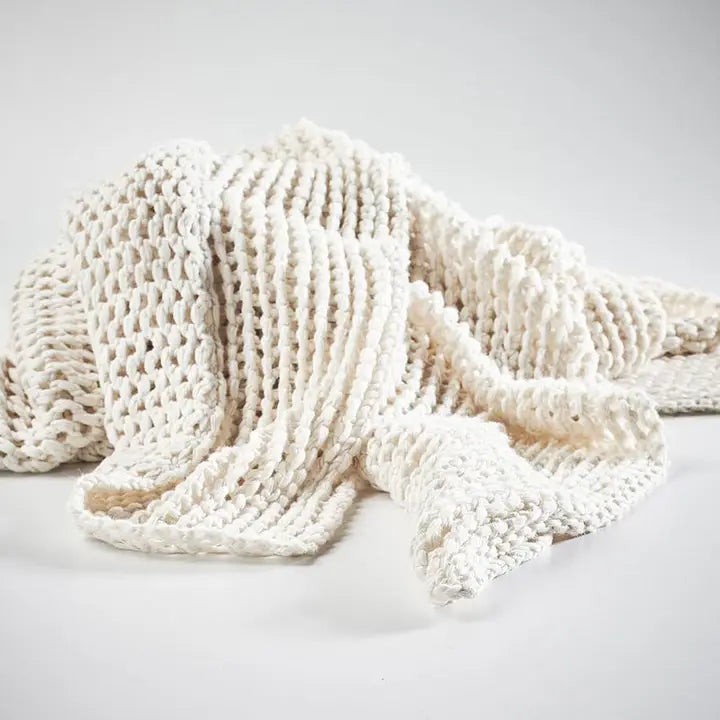 Abrazo Throw - White 225x140cm